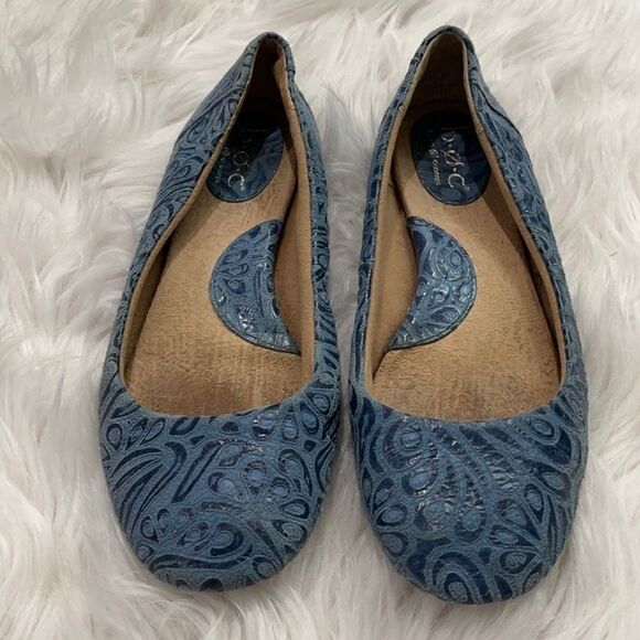 b.o.c Blue Batik Tooled Leather Flats Sz 7.5 - Picture 1 of 14